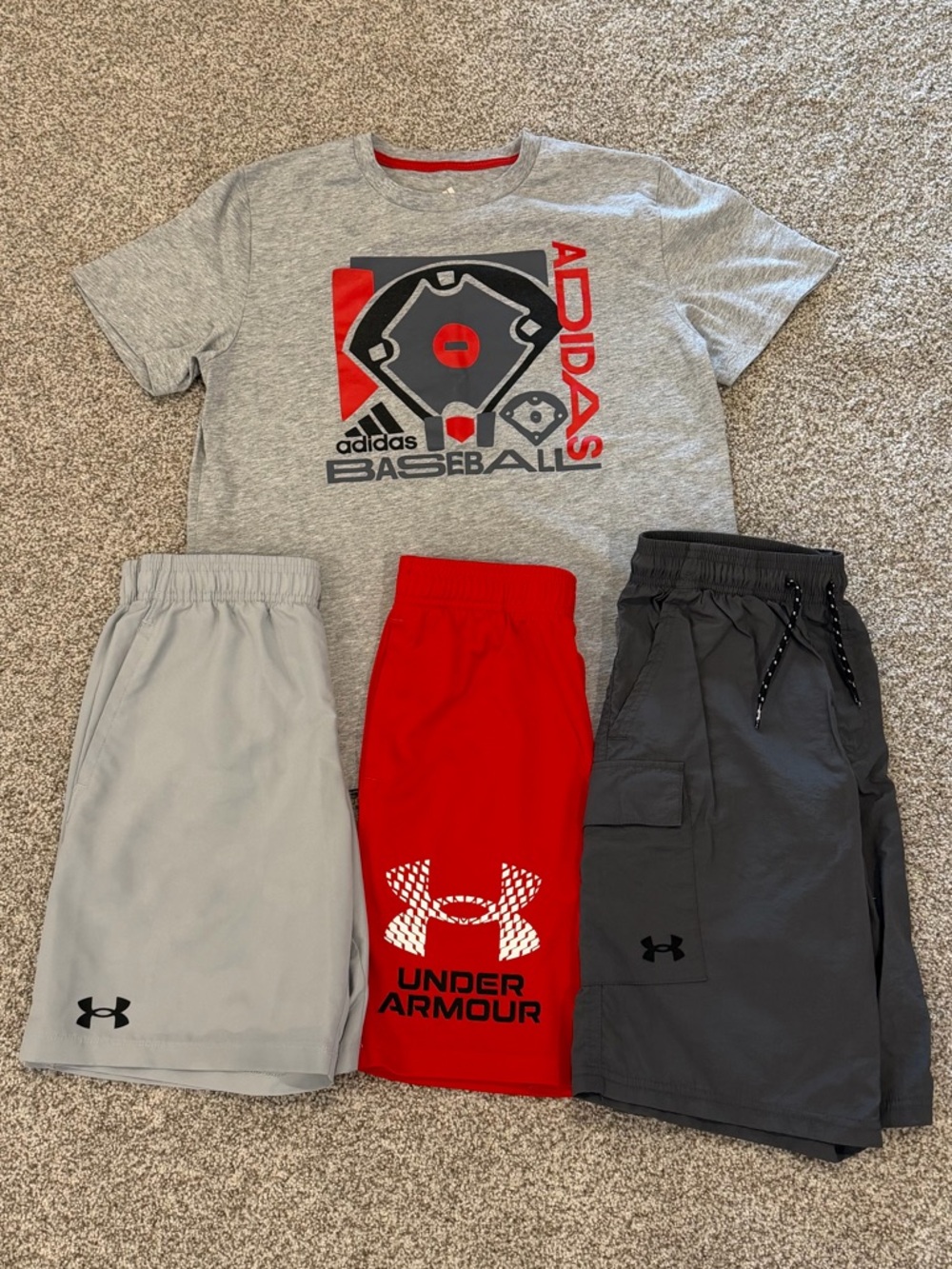 Under Armour Tshirt and Shorts lot (1 Tshirt/3 shorts)